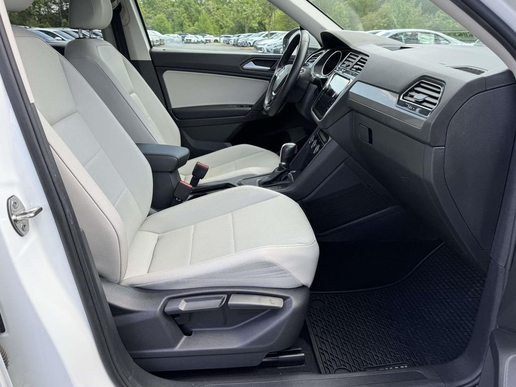 2019 Volkswagen Tiguan SE - Photo 16
