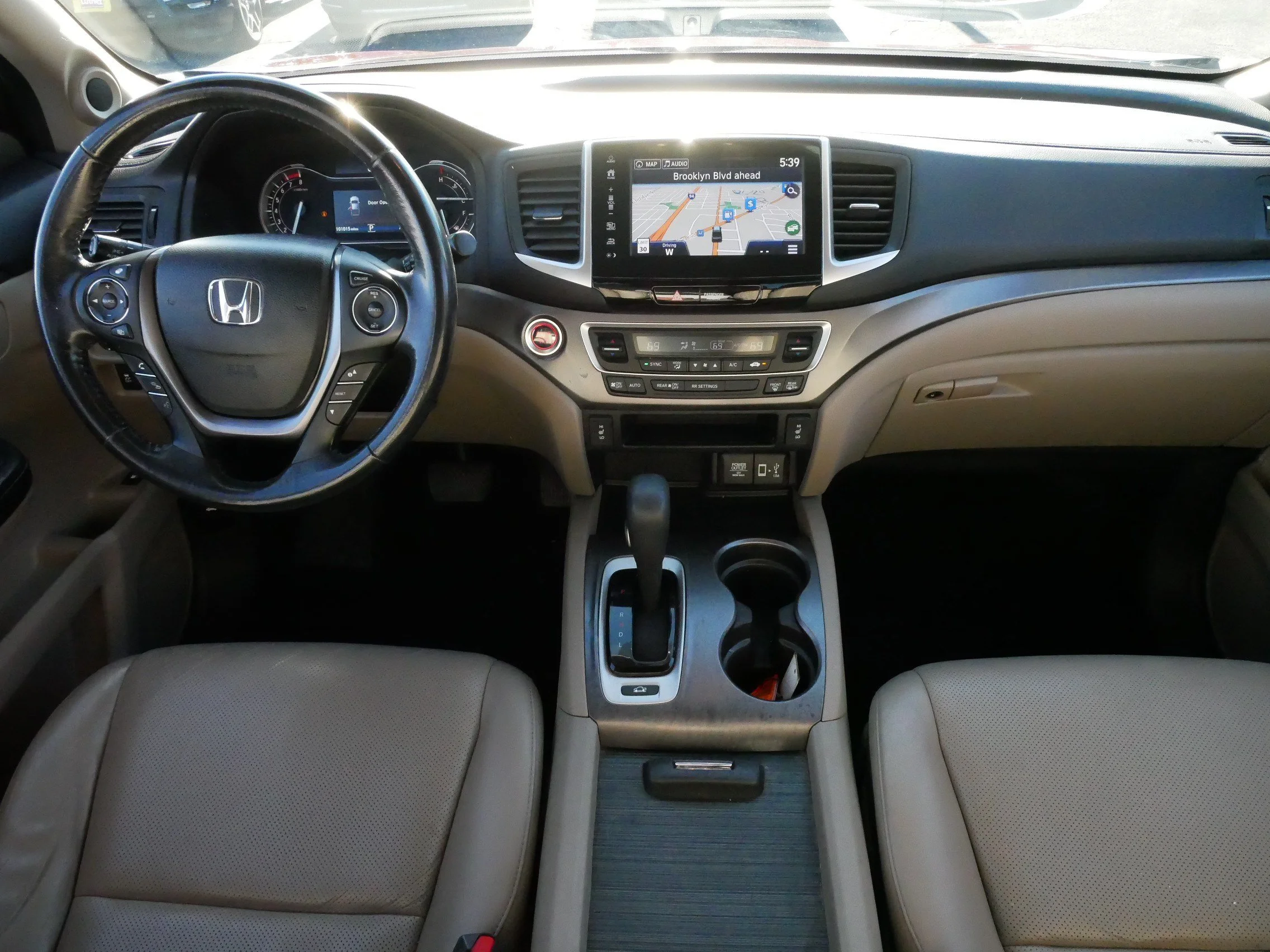 Used 2017 Deep Scarlet Pearl Honda RTL-T image 10