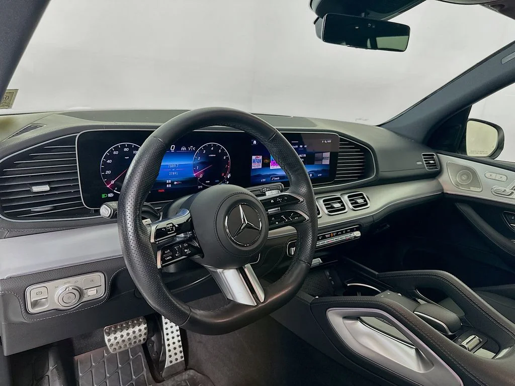 Used 2025  Mercedes-Benz GLS 450 image 9