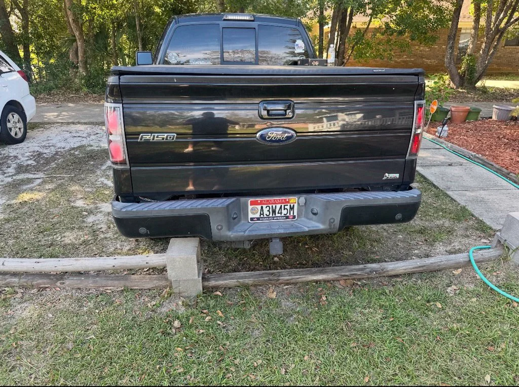 Used 2010 Black Ford XL image 8