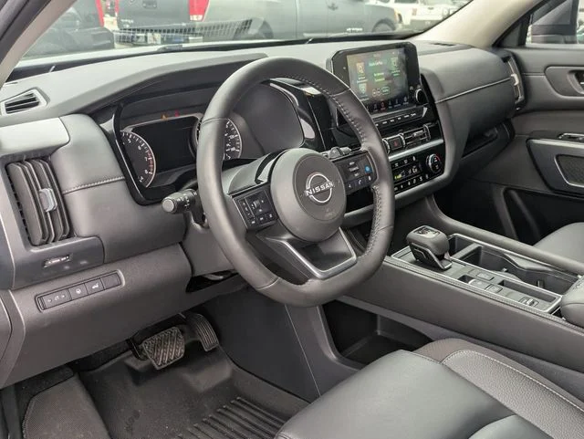 Used 2025 Gray Nissan SL image 27