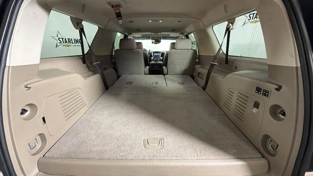 Used 2019 IRIDESCENT PEARL TRICOAT Chevrolet LT image 34