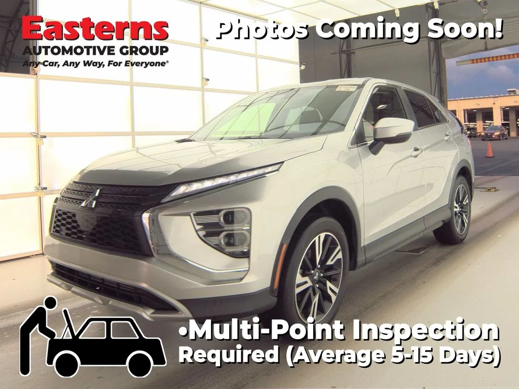 Used 2024 Silver Mitsubishi SE image 1