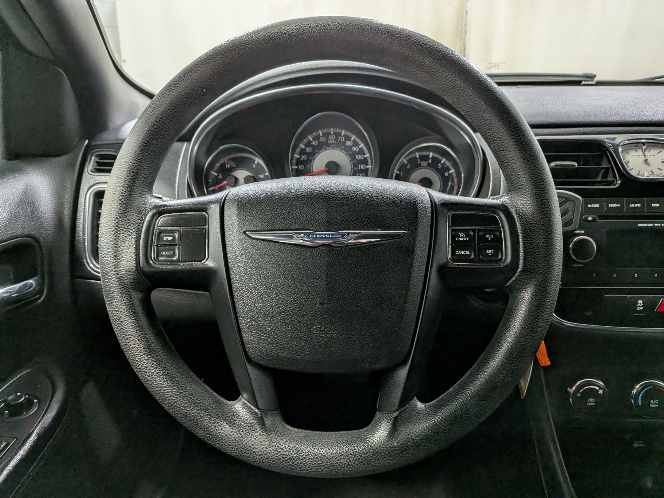 Used 2014 Bright White Clearcoat Chrysler LX image 18