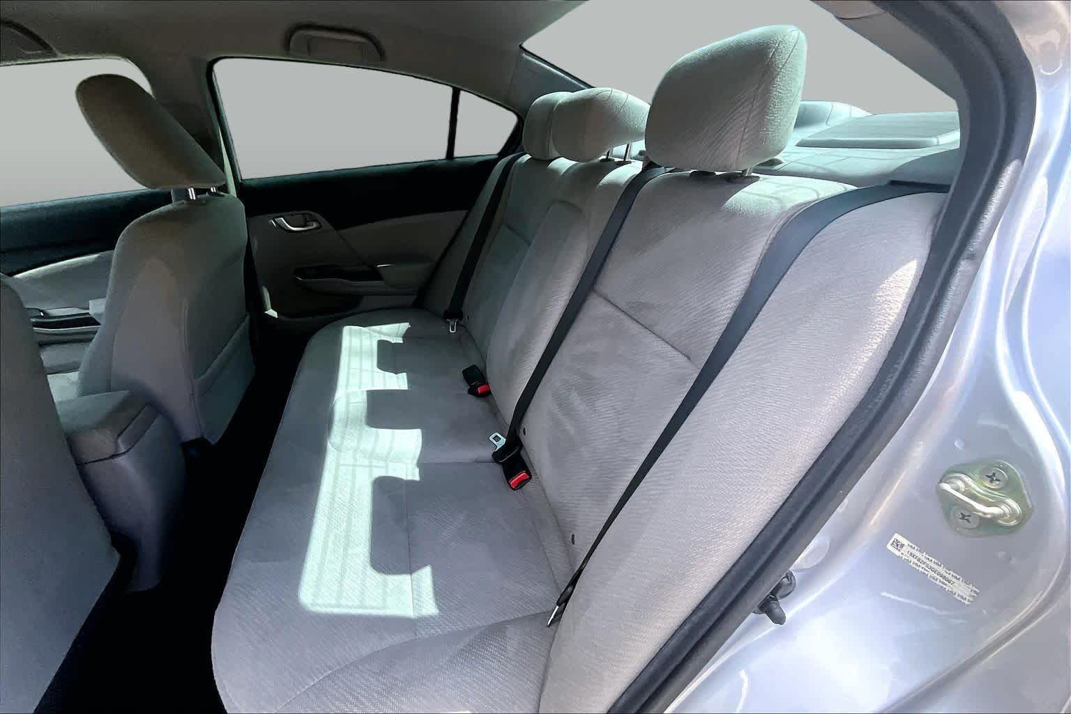 Used 2013 Alabaster Silver Metallic Honda LX image 21