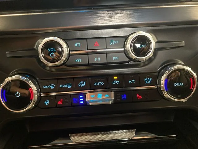 Certified Used 2025  Ford Lariat image 16