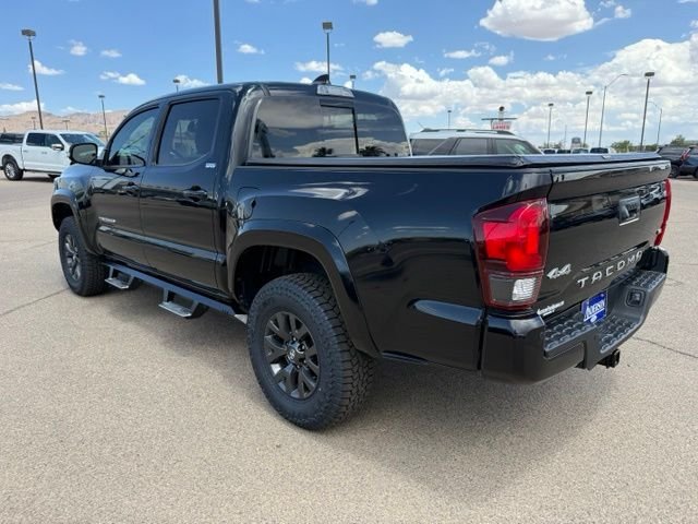 Certified Used 2022 Midnight Black Metallic Toyota SR5 image 8