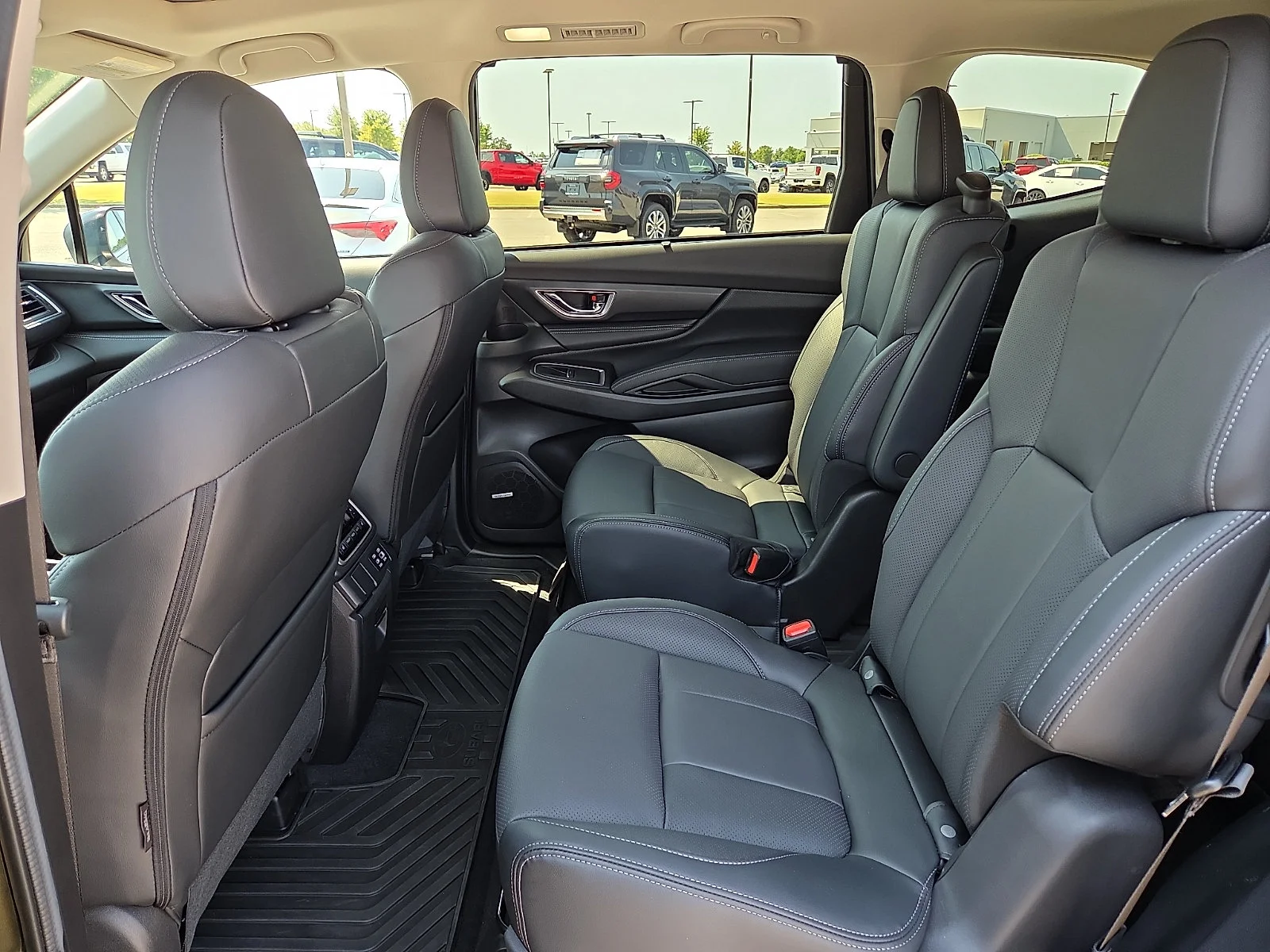 2025 Subaru Ascent Limited - Photo 11