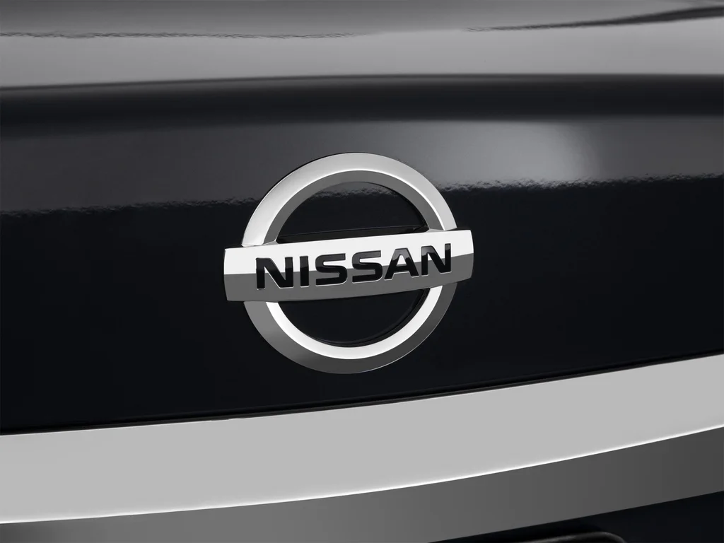 Used 2013 Blue Nissan 2.5 S image 65