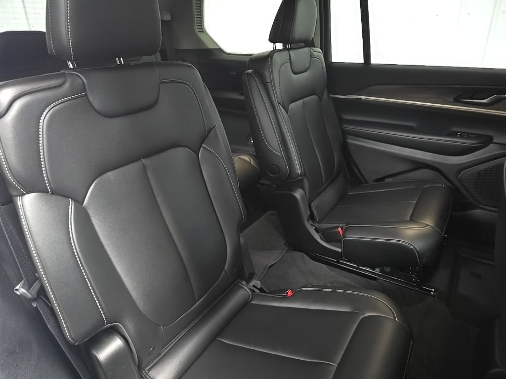 Used 2023 Bright White Clearcoat Jeep Limited image 19
