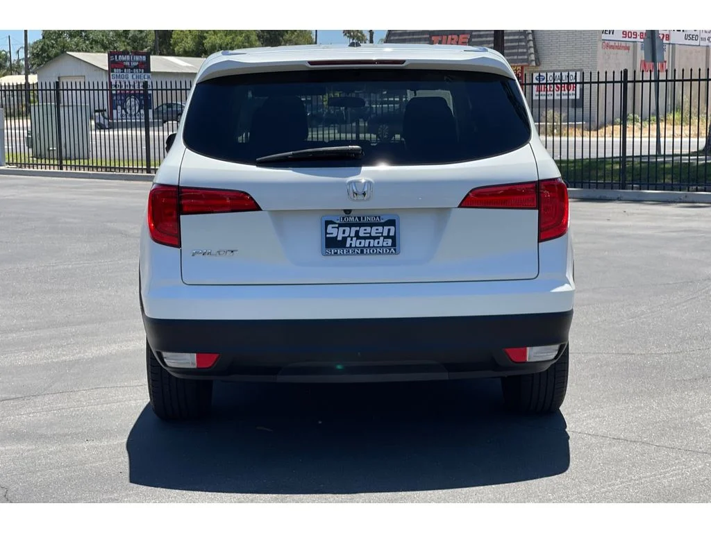 Used 2018 White Diamond Pearl Honda EX image 4