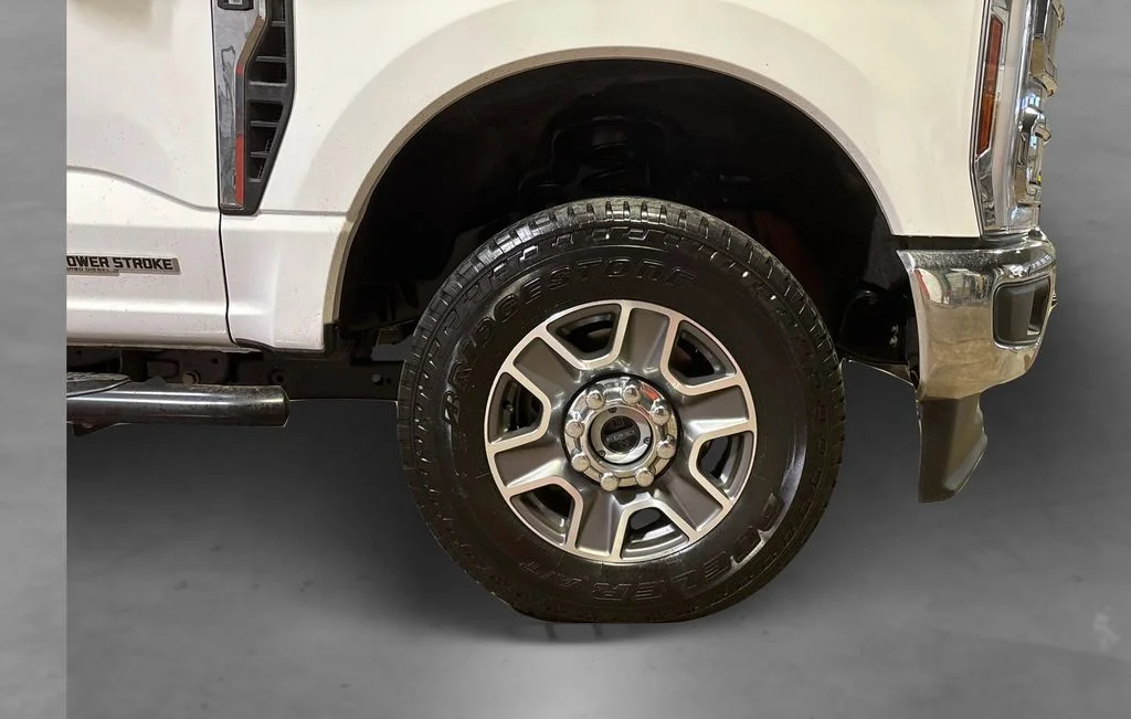 Certified Used 2024 Oxford White Ford Lariat image 19