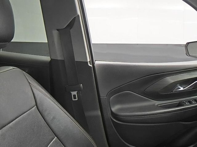 Used 2020 White GMC SLT image 34