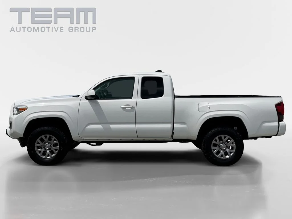 Used 2019 White Toyota SR image 4