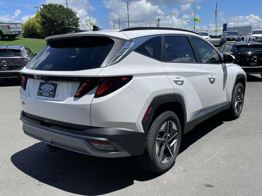New 2025 White Hyundai SEL AWD image 7