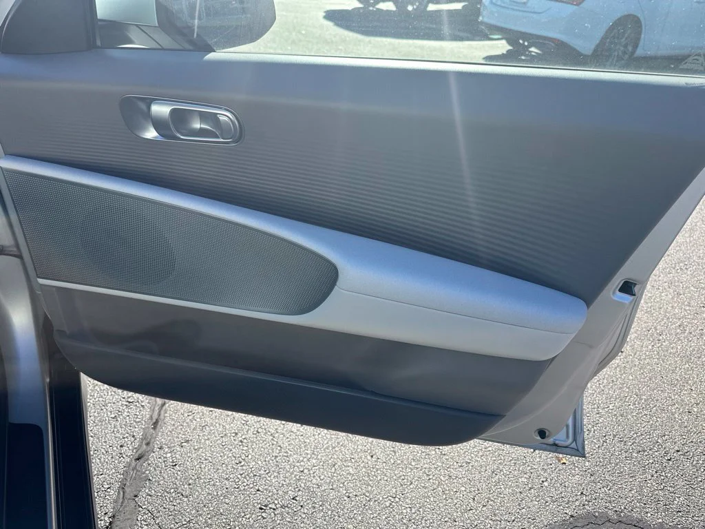 Used 2023 Gold Hyundai SEL image 10