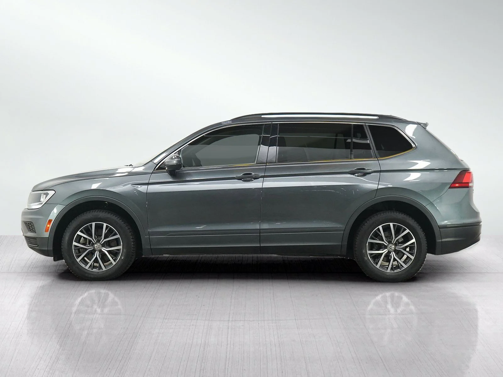 Used 2019 Volkswagen Tiguan SE with VIN 3VV2B7AX3KM149608 for sale in White Bear Lake, Minnesota