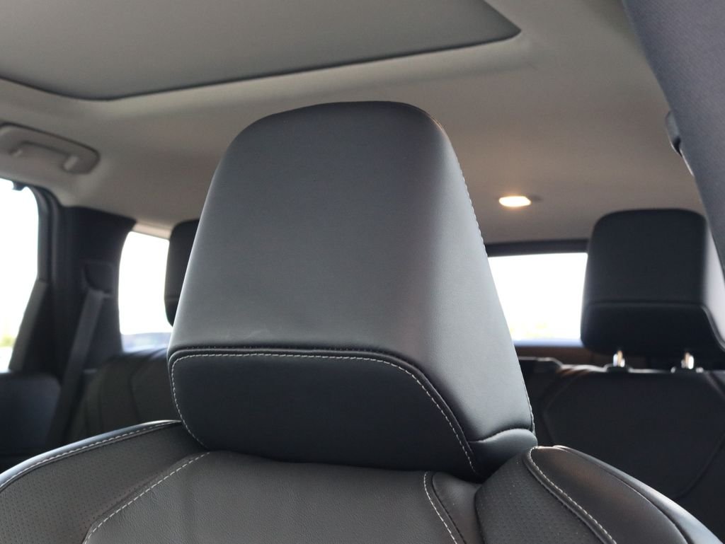 Certified Used 2023 White INFINITI Sensory image 30