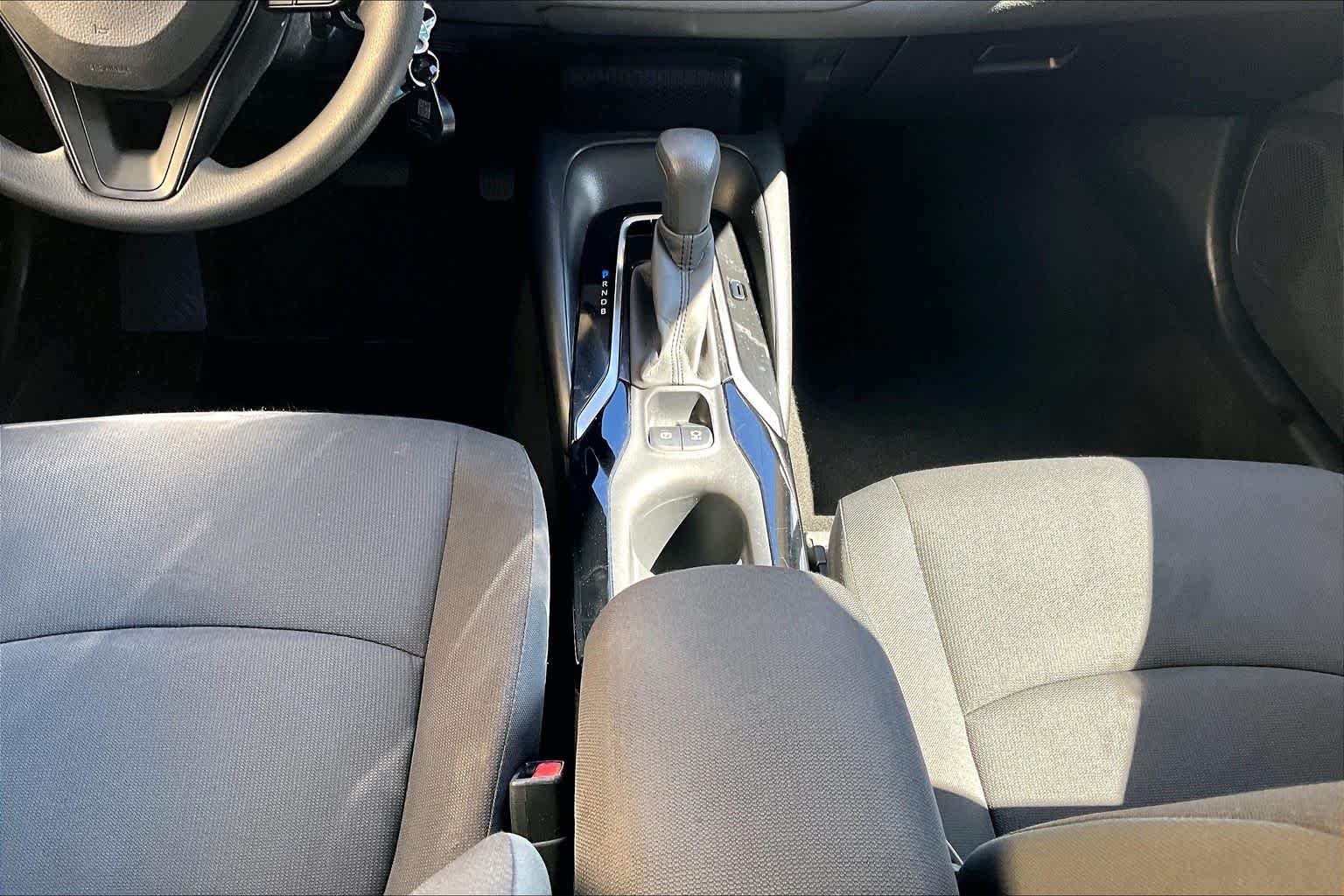 Used 2020 Classic Silver Metallic Toyota LE image 17