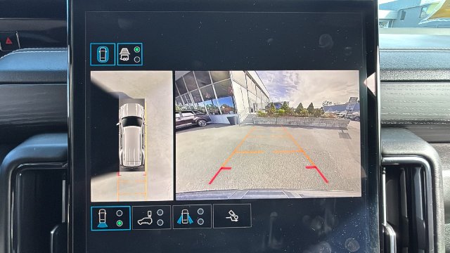 2025 GMC Yukon AT4 Ultimate - Photo 11