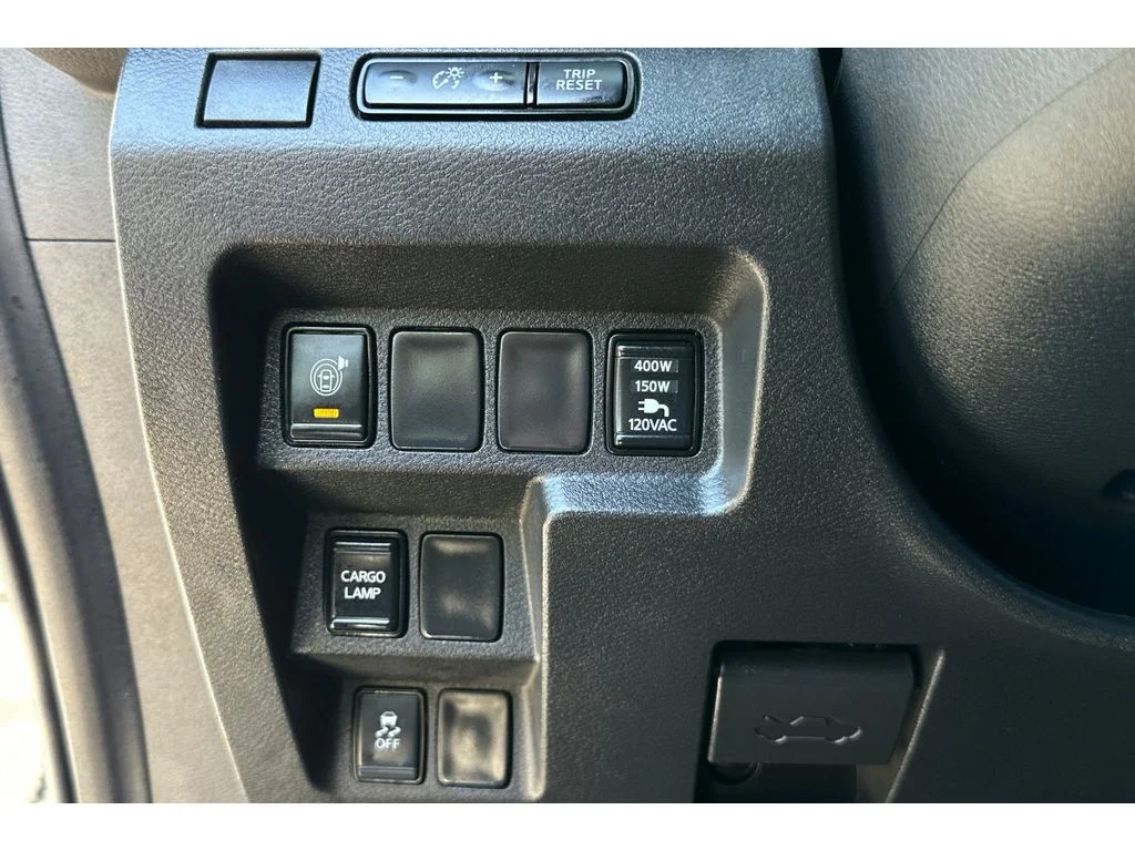 Used 2024 Glacier White Nissan S image 41