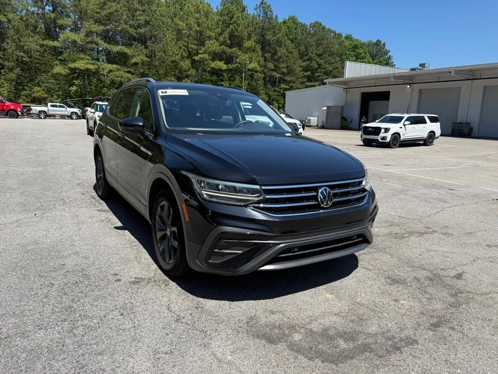 2022 Volkswagen Tiguan 2.0T SE's photo