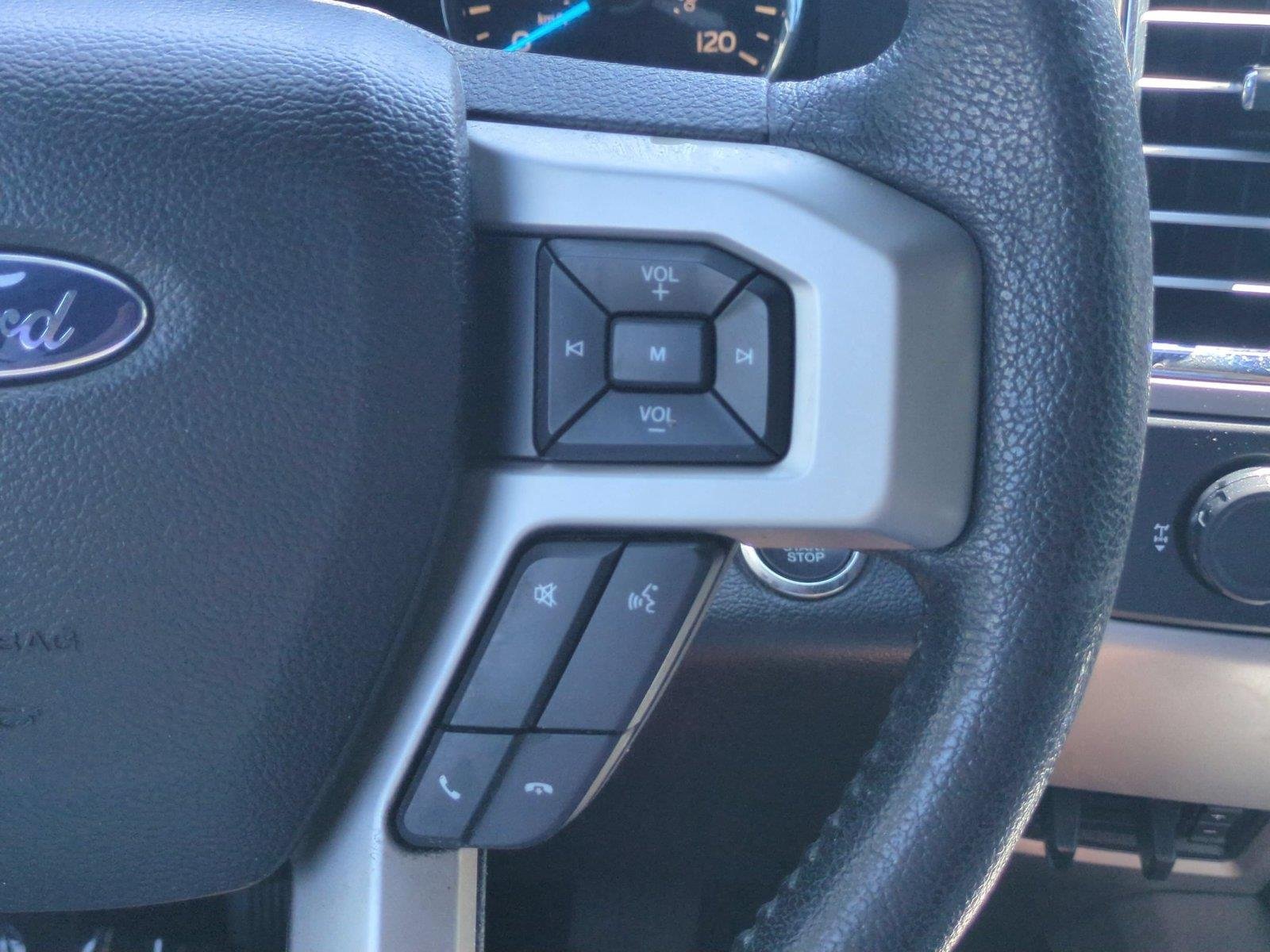 Used 2015 Magnetic Metallic Ford Lariat image 21