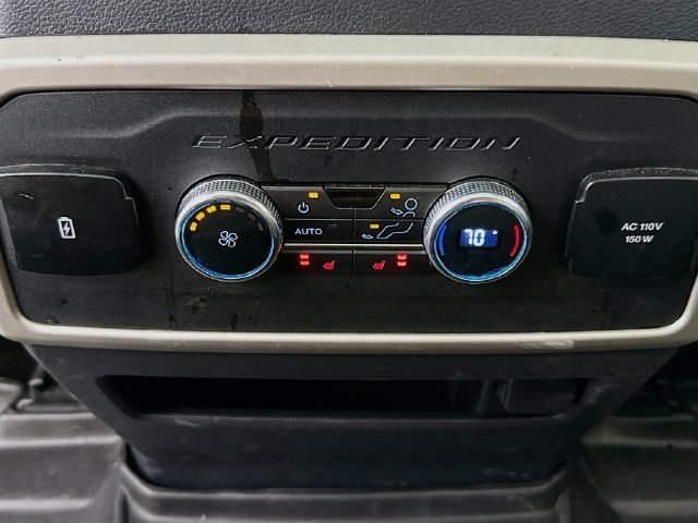Used 2022  Ford Limited image 26