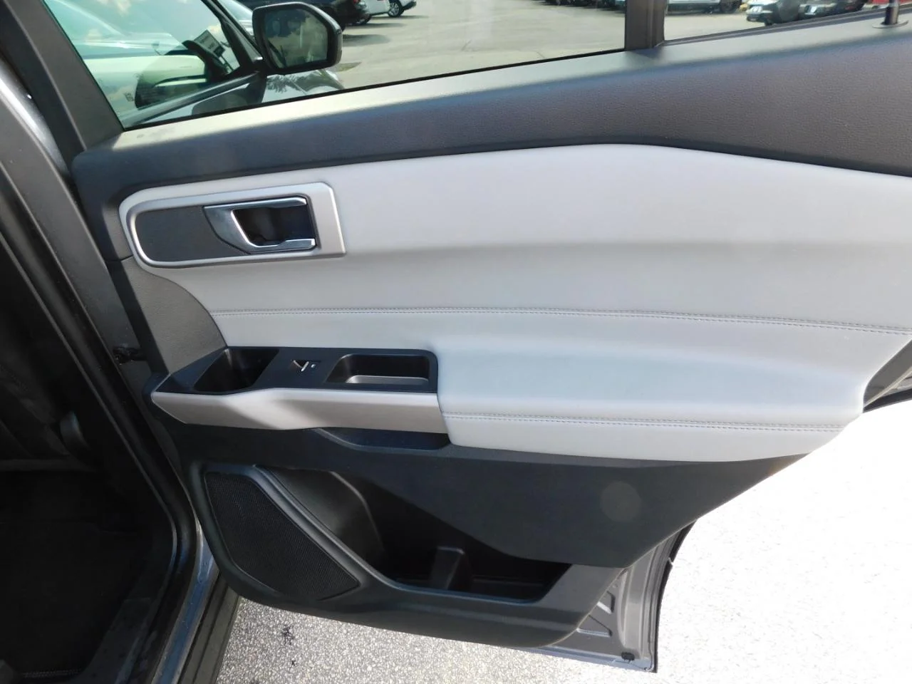 Used 2024 Carbonized Gray Metallic Ford XLT RWD image 10