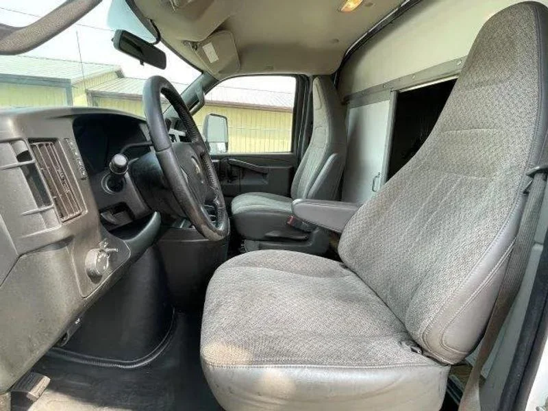 Used 2020 Summit White Chevrolet Work Van image 11