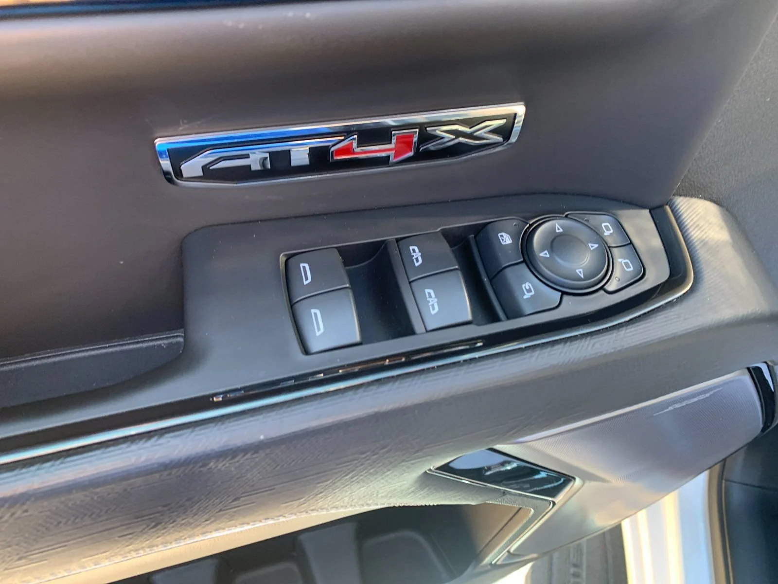Used 2022 Summit White GMC AT4X image 12