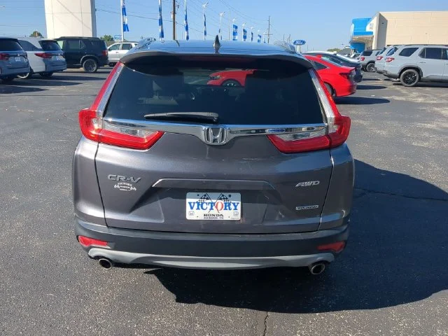 Used 2018 Modern Steel Metallic Honda Touring image 9