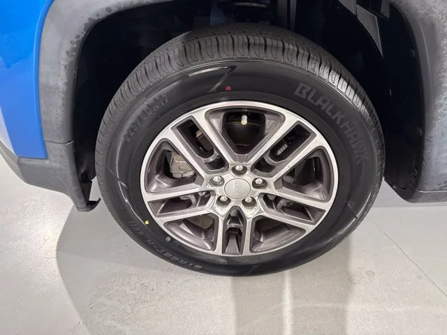 Used 2020 Blue Jeep Latitude image 4