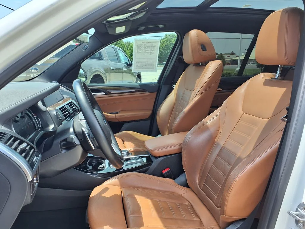 Used 2019 White BMW sDrive30i image 15