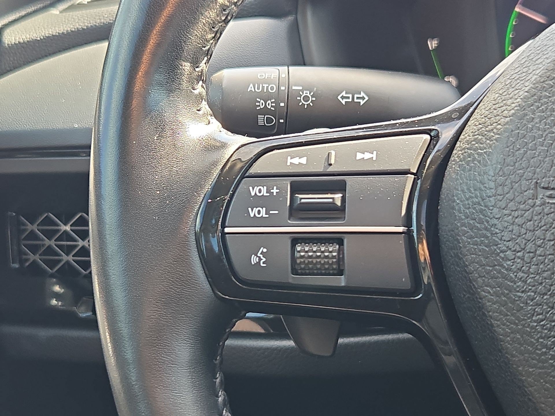 Certified Used 2025 Urban Gray Pearl Honda HYBRID TOURING image 17