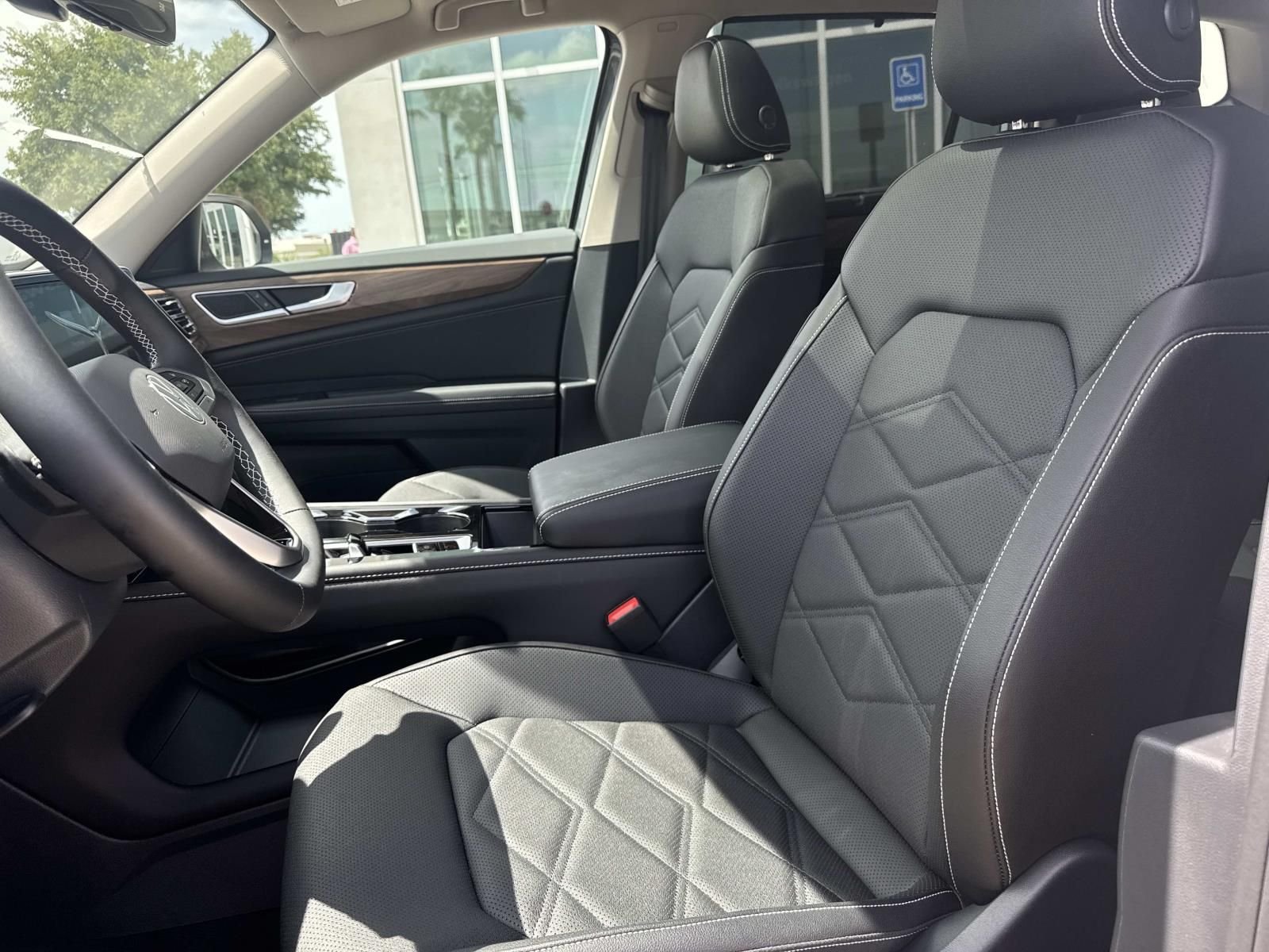 2026 Volkswagen Atlas SE w/Tech - Photo 9