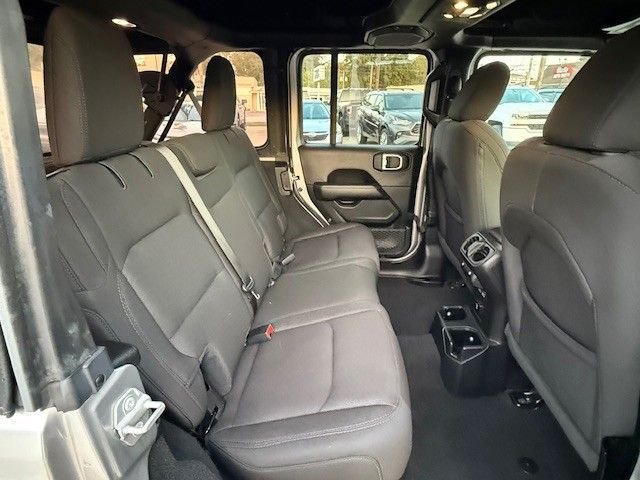 2020 Jeep Wrangler Unlimited Sahara - Photo 16