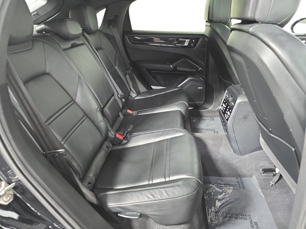 Used 2021  Porsche  image 26