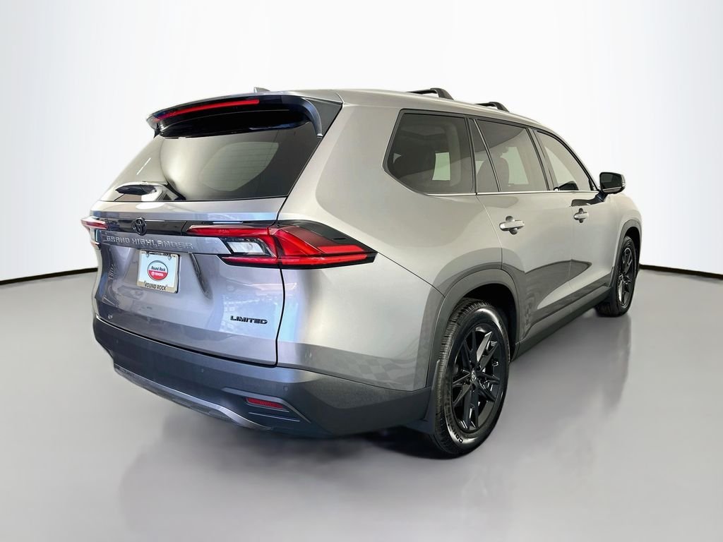 Used 2026  Toyota Limited image 5