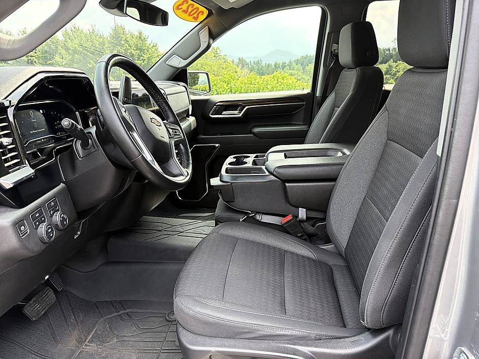 Used 2023 Sterling Gray Metallic Chevrolet LT image 12