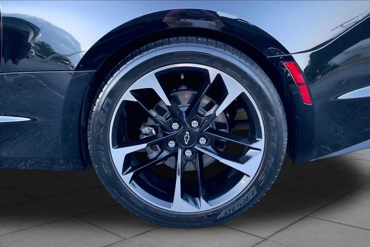 Used 2020 Black Chevrolet 1LT image 10