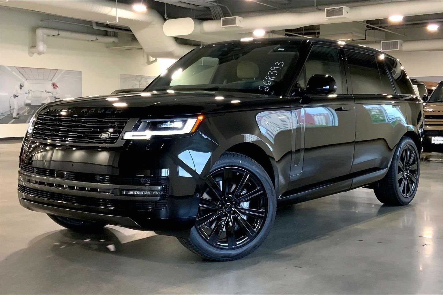 2026 Land Rover Range Rover 3.0 SE LWB 7's photo