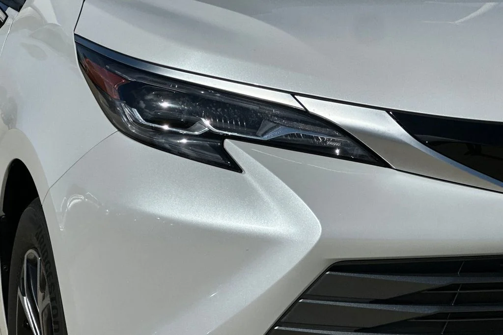 New 2026 Wind Chill Pearl <sup>1</sup> Toyota  Platinum image 30