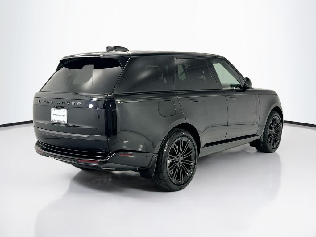 New 2026 Santorini Black Land Rover SE image 5