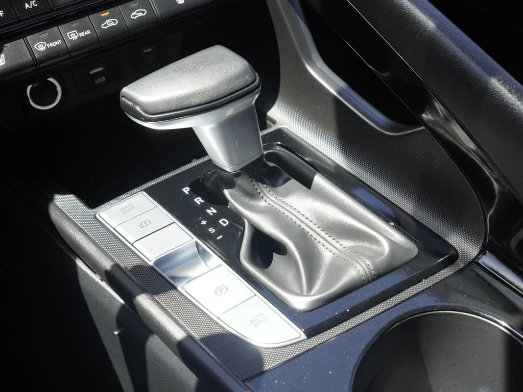 Used 2025 Gray Hyundai SEL Convenience image 15