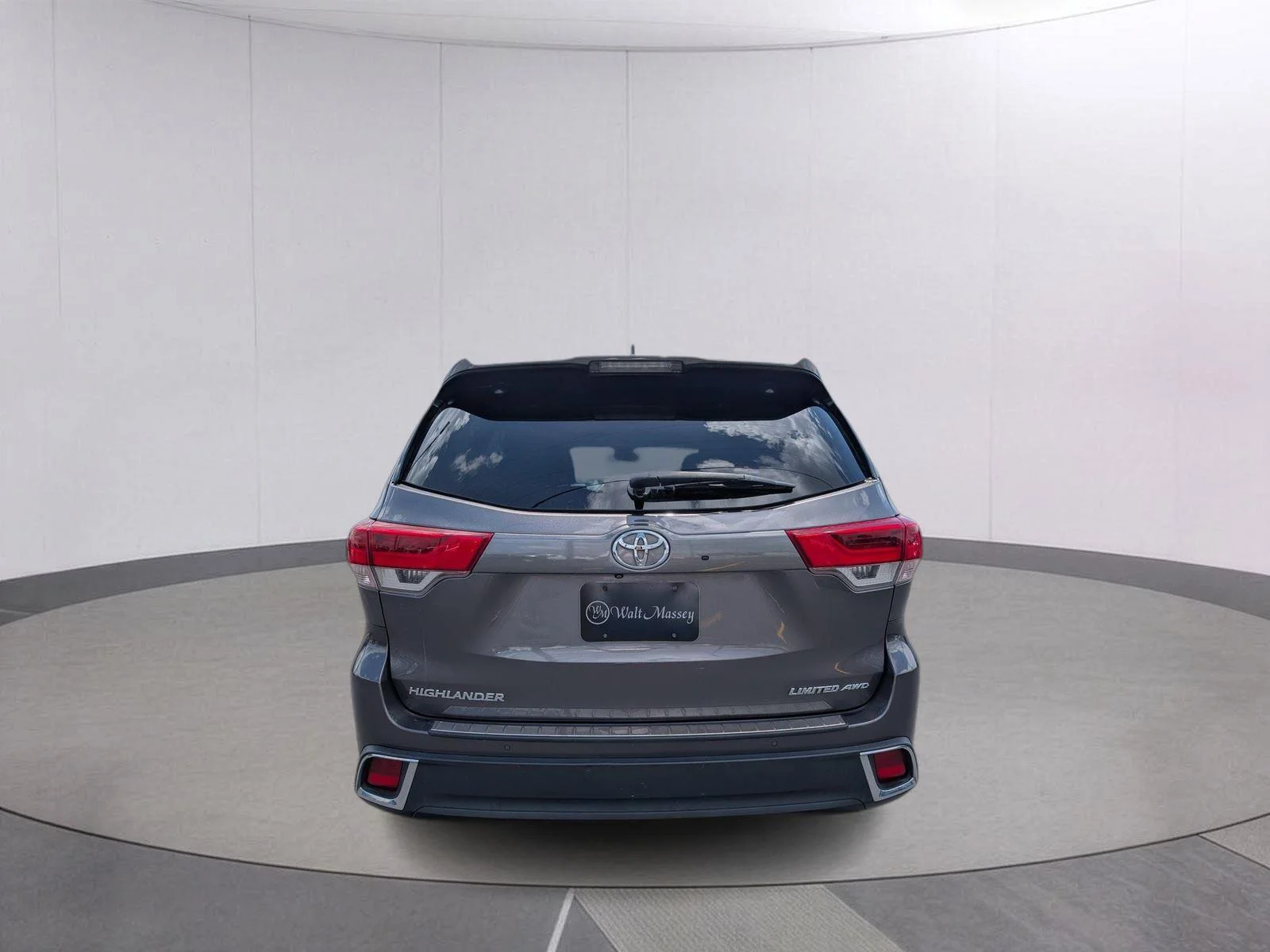 Used 2017 Predawn Gray Mica Toyota Limited image 4