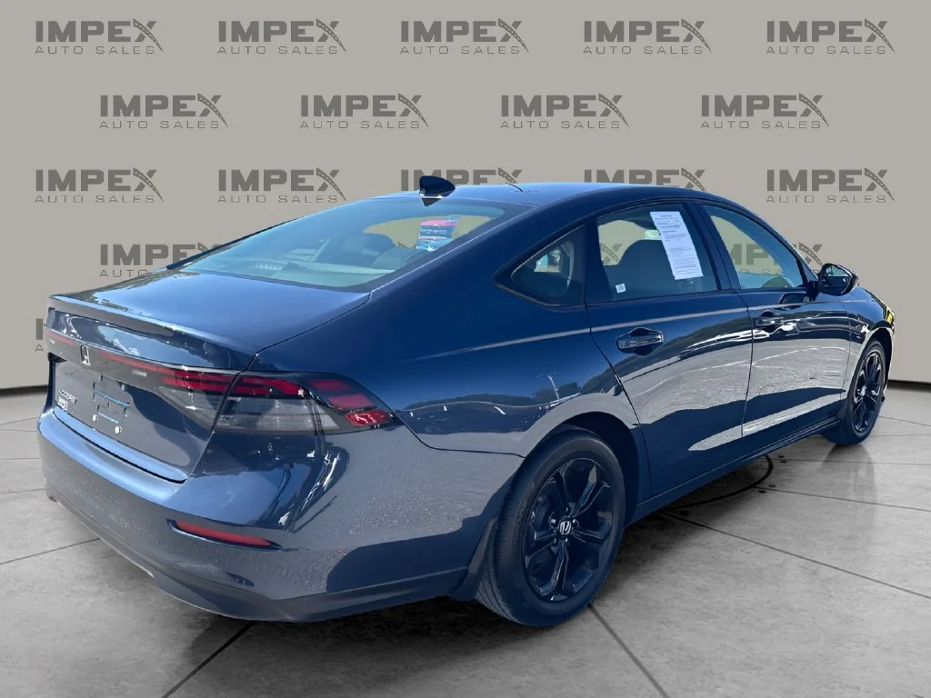 Used 2025 Blue Honda SE image 5