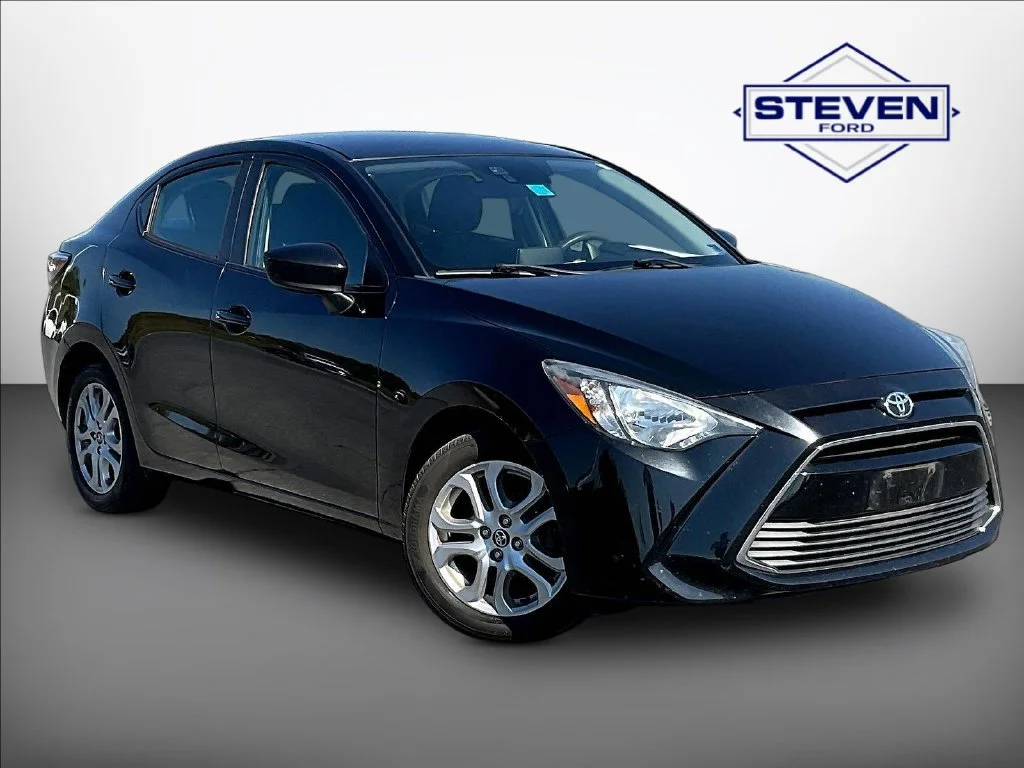 Used 2017 Black Toyota Base image 1