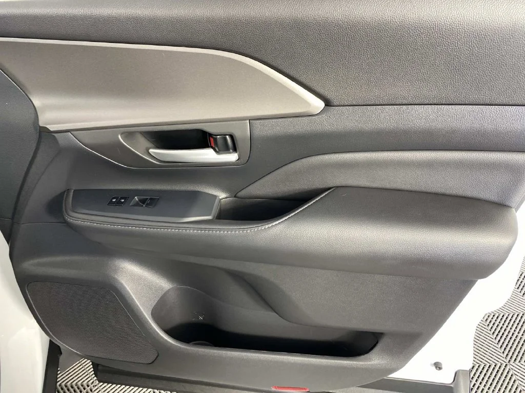 Used 2024 Pearl Toyota XLE image 21