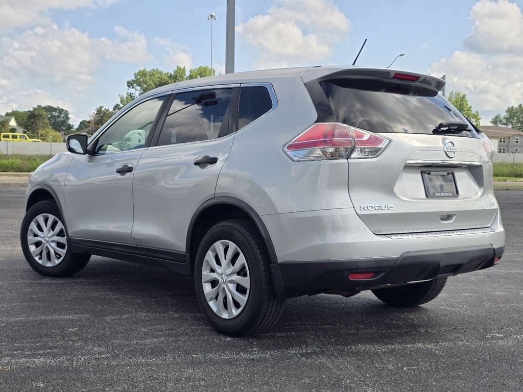 Used 2016 Silver Nissan S image 11